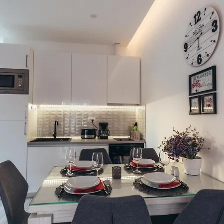 Gina Apartment *