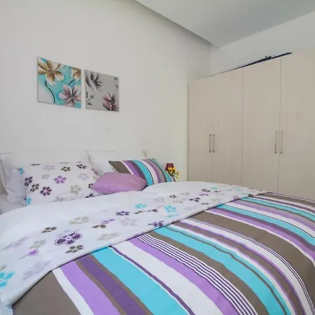 Gina Apartamento